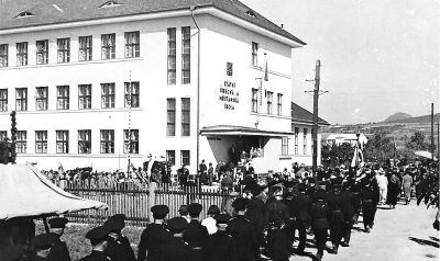 Foto 3 – Slavnostní otevření školy roku 1936